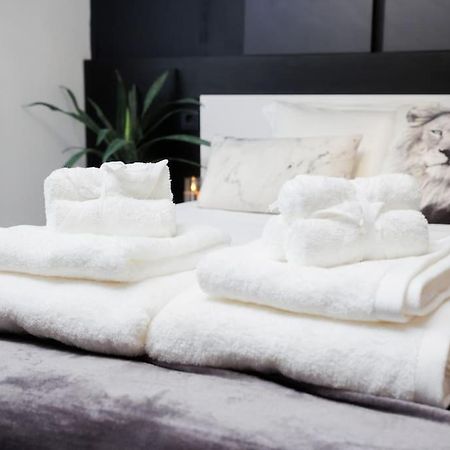 Little Paris Boutique Apartment Букурещ Екстериор снимка