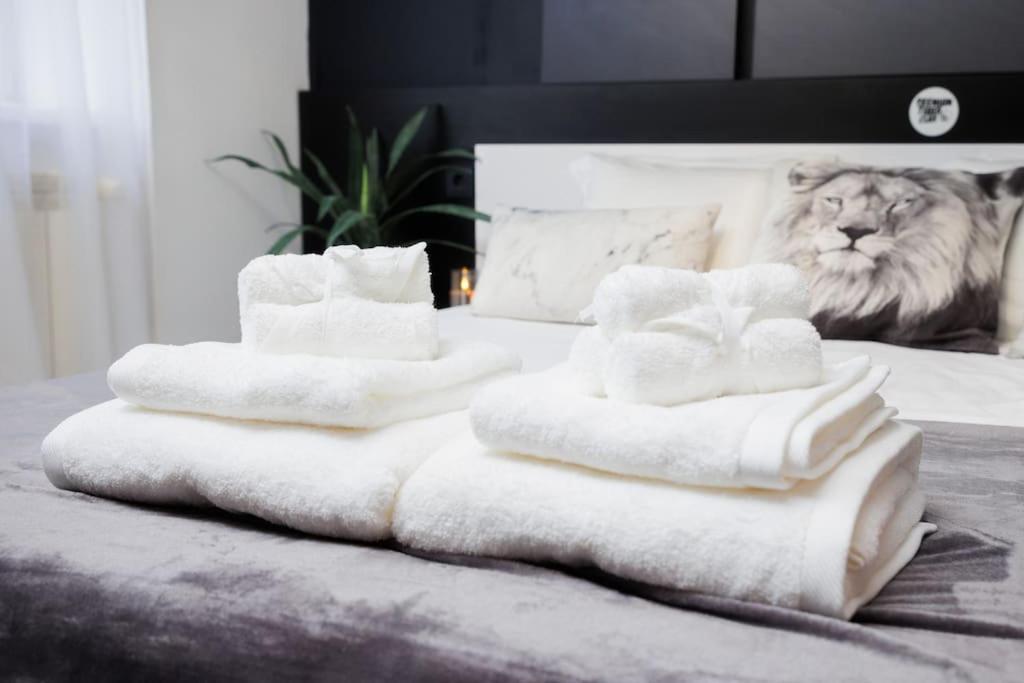 Little Paris Boutique Apartment Букурещ Екстериор снимка